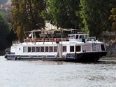 Export-Fahrgastschiff für die CSSR / Prag