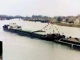 1986 mit Schubprahm bei der Neueröffnung der Schleuse Hohensaaten