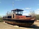 ex SL-Barby / letzter Einsatz auf der Schiffswerft Havelberg als Bugsierer / au&szlig;er Dienst gestellt und abgestellt in Havelberg / heute ausgeschlachtet in Sandau auf Land liegend